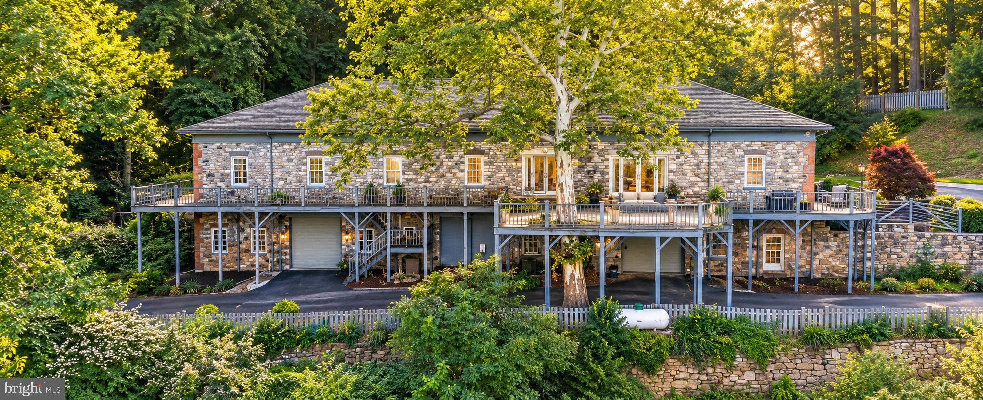 99 GRANDVIEW ROAD