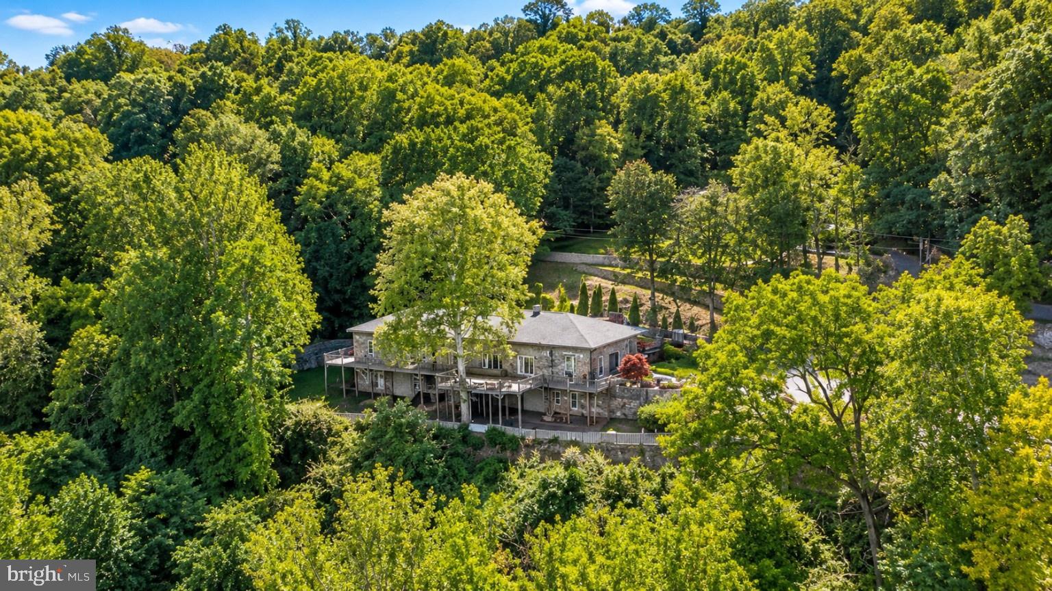 99 GRANDVIEW ROAD