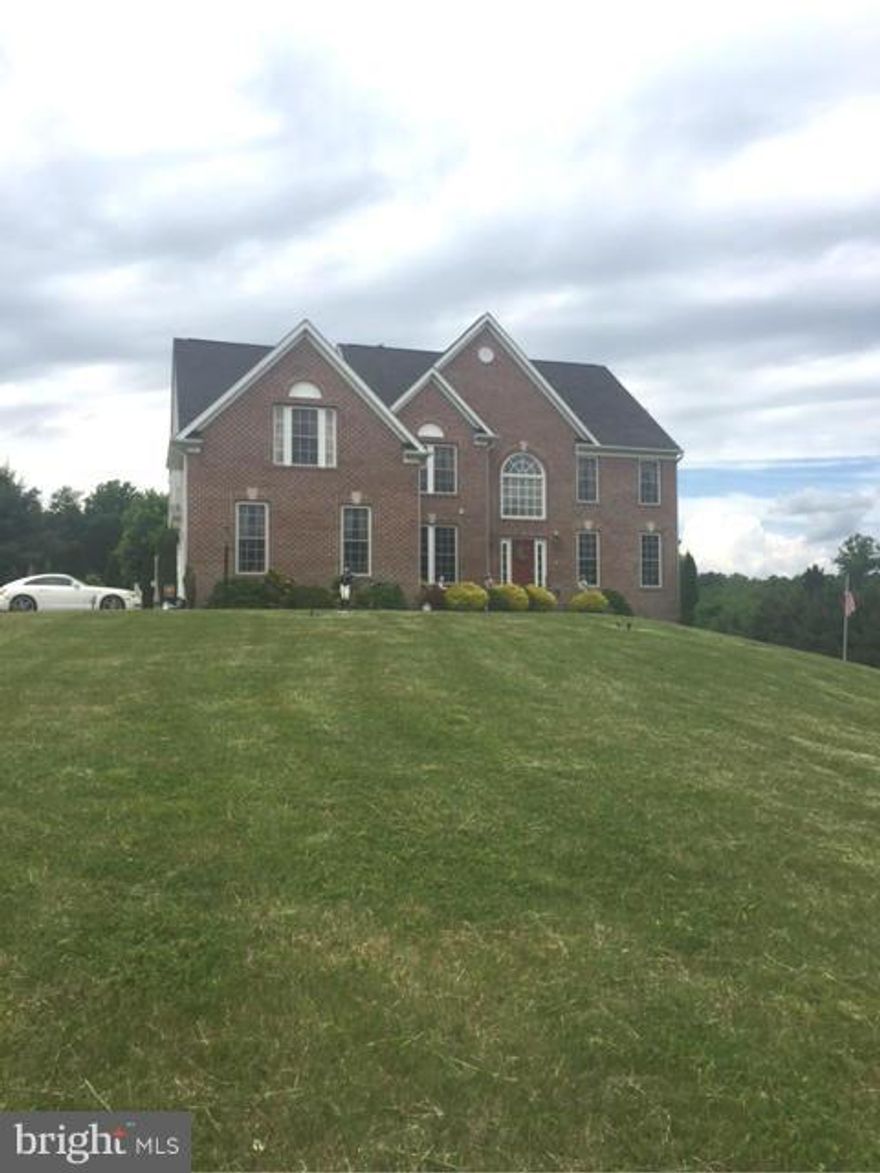 APPROVED LIST PRICE! Buyer walked 1 week before approval! Ready for an offer!4 Large bedrooms, master bedroom extension with large walk in closets, fireplace, extra large master bathroom w/separate shower, sunk in tub, dual vanities, ceramic tile floor and so much more! Supersized kitchen w/island, granite counters, wood floors, updated cabinets, breakfast nook! Sold As-is! SS Negotiator in place!