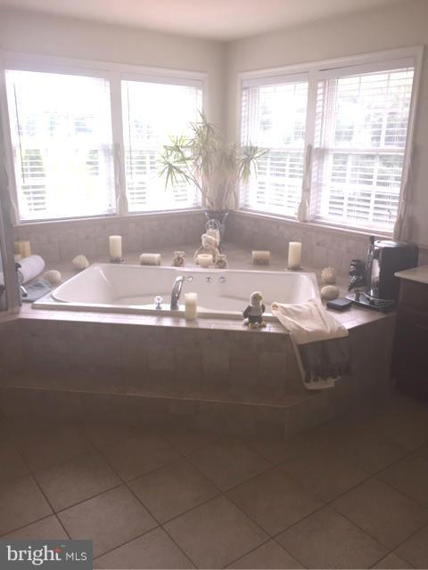 MANOR EAST - Residential