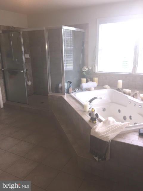 MANOR EAST - Residential