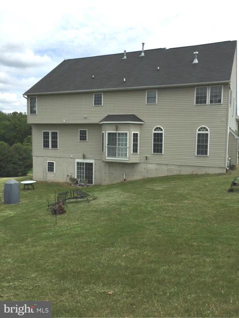 MANOR EAST - Residential