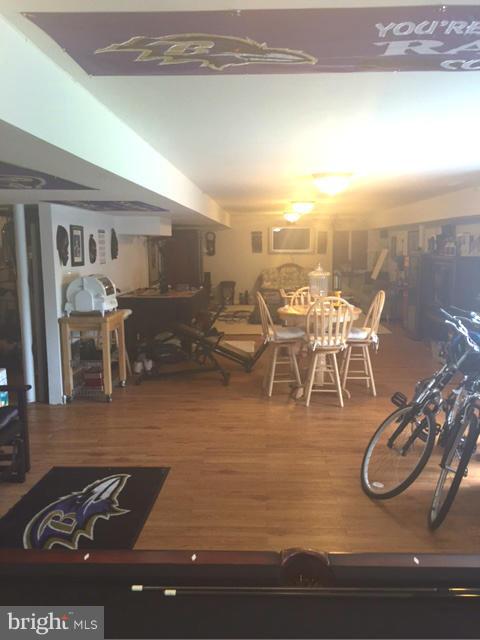 MANOR EAST - Residential