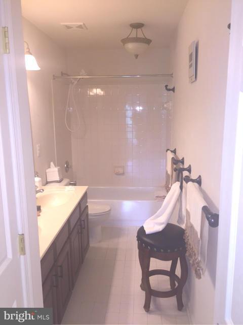 MANOR EAST - Residential