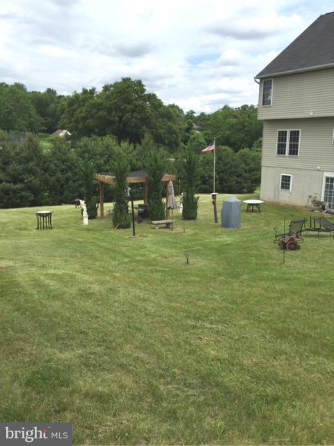 MANOR EAST - Residential