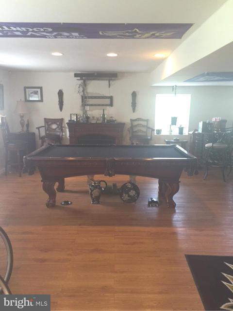 MANOR EAST - Residential