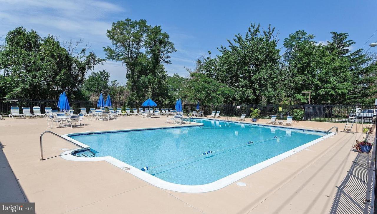 FORTY SIX HUNDRED - Residential Lease