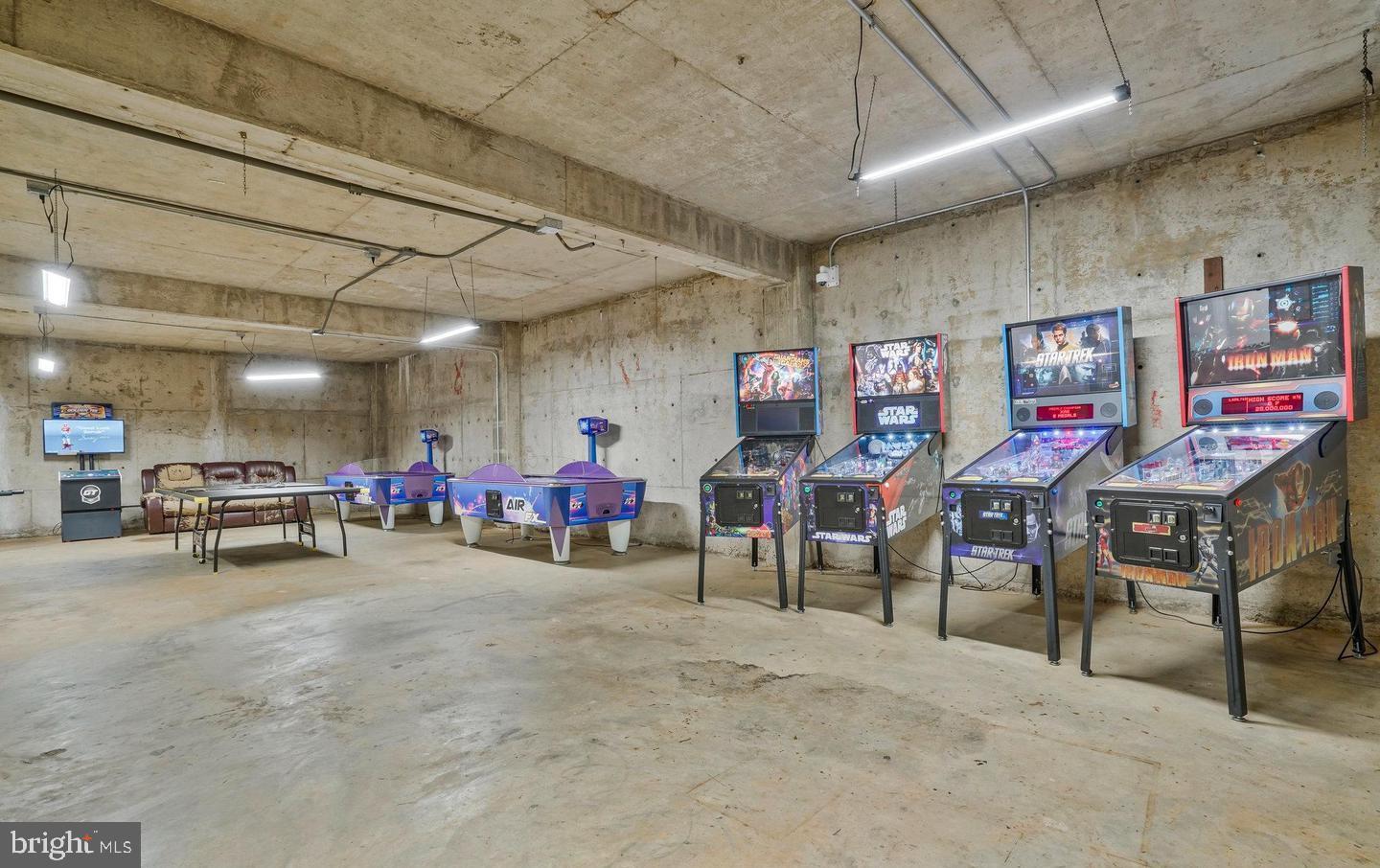 FORTY SIX HUNDRED - Residential Lease