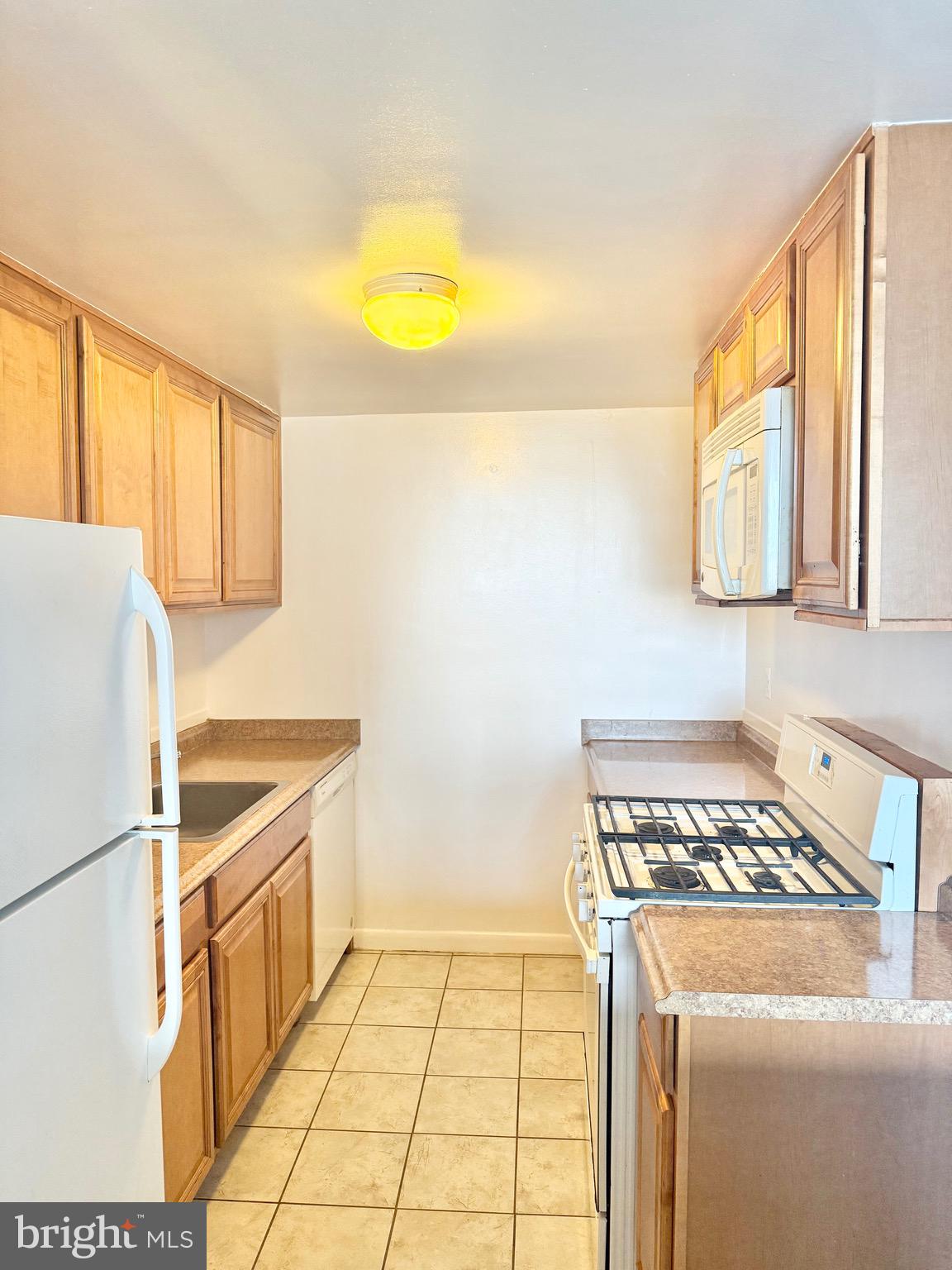 FORTY SIX HUNDRED - Residential Lease