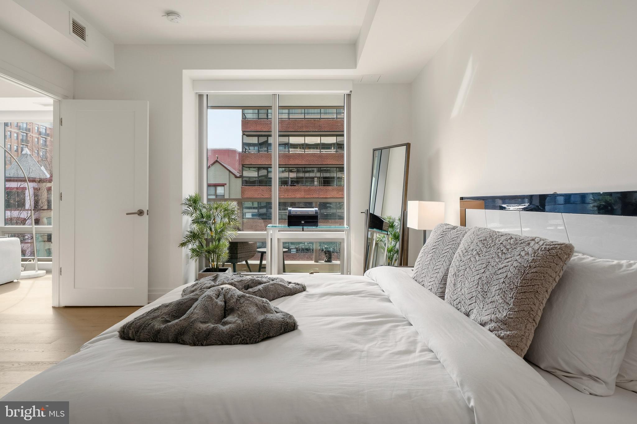 WEST END - Residential