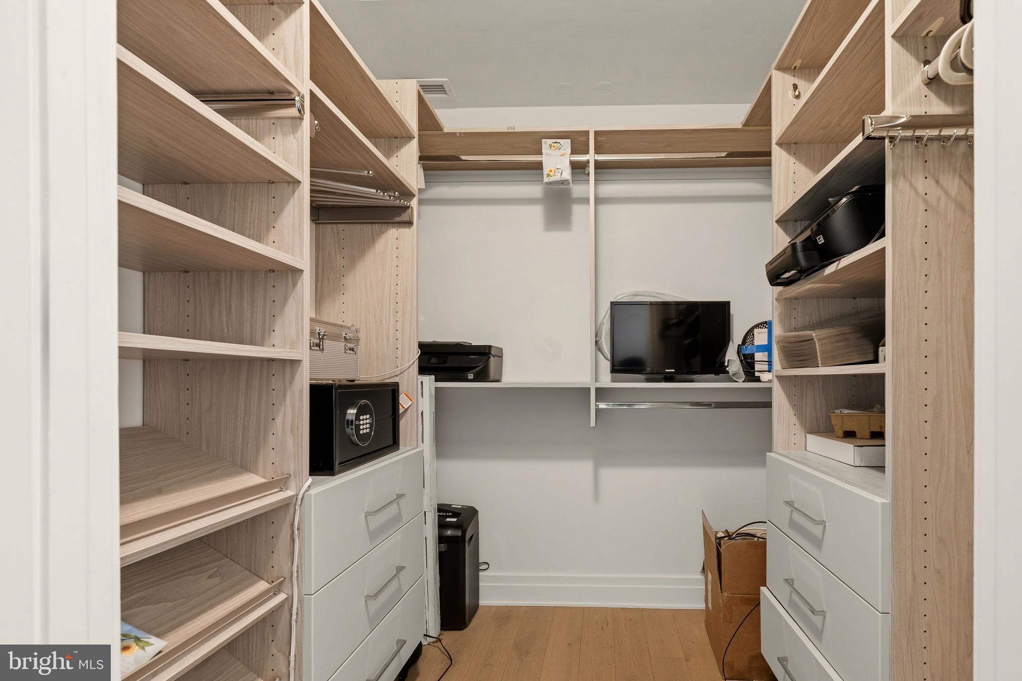 WEST END - Residential