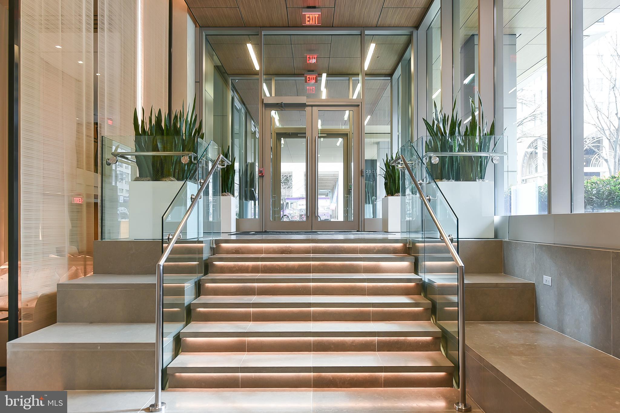 WEST END - Residential