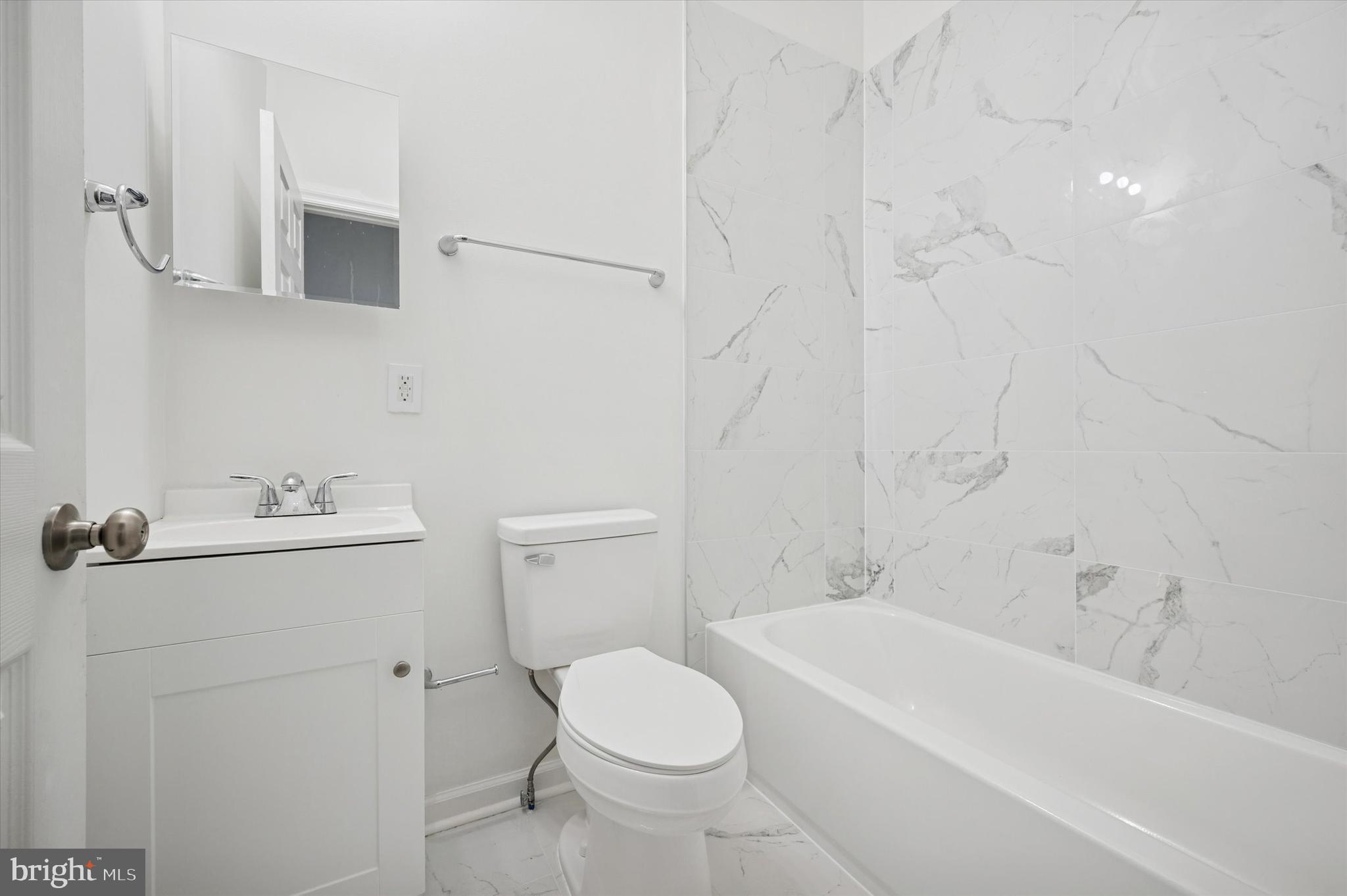 1225 W SILVER STREET 1