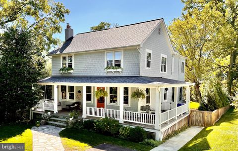 Photo of 3702 SHEPHERD ST, CHEVY CHASE, MD 20815 (MLS # MDMC2070562)