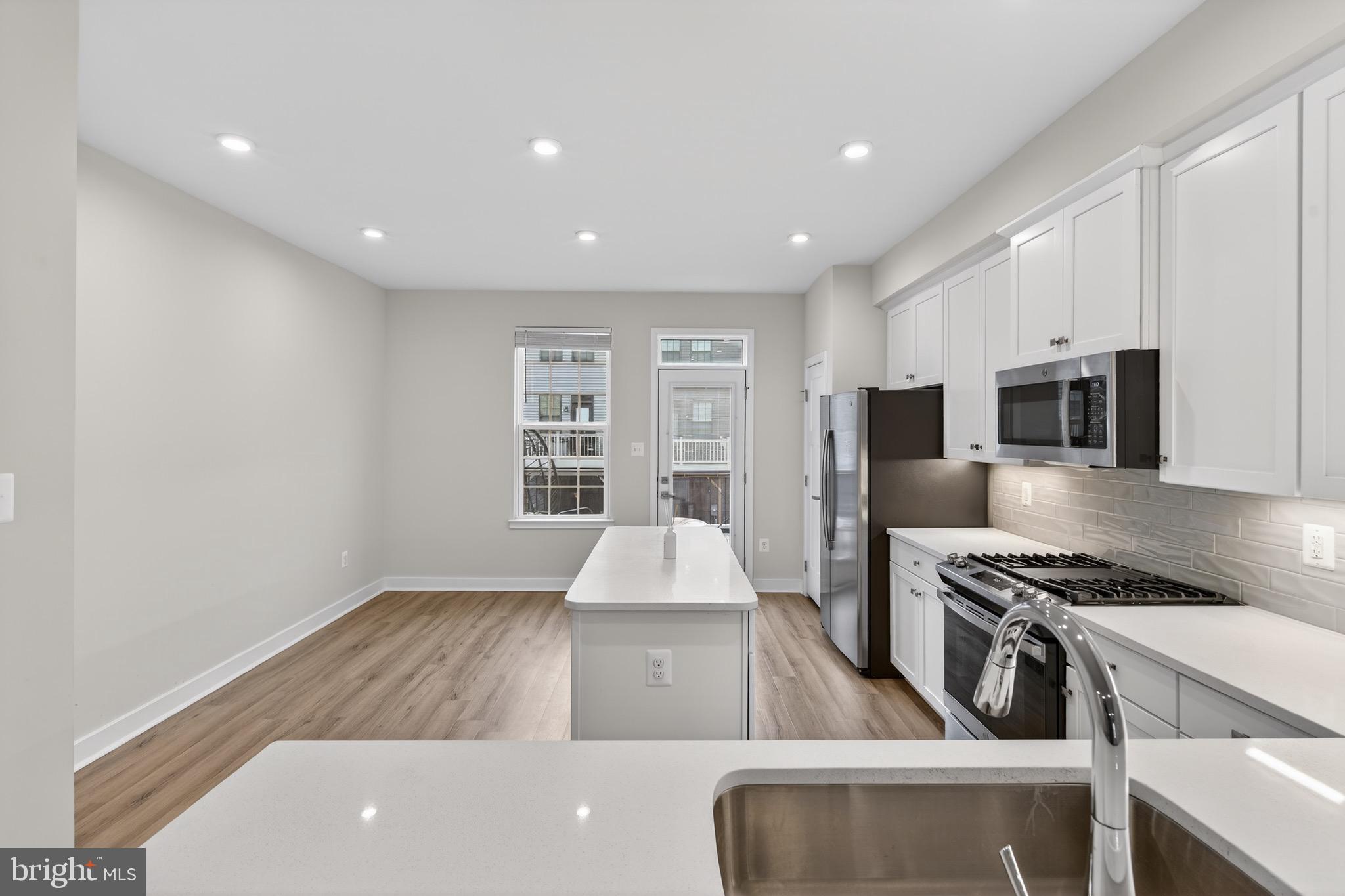 FOSTER'S GLEN - Residential Lease