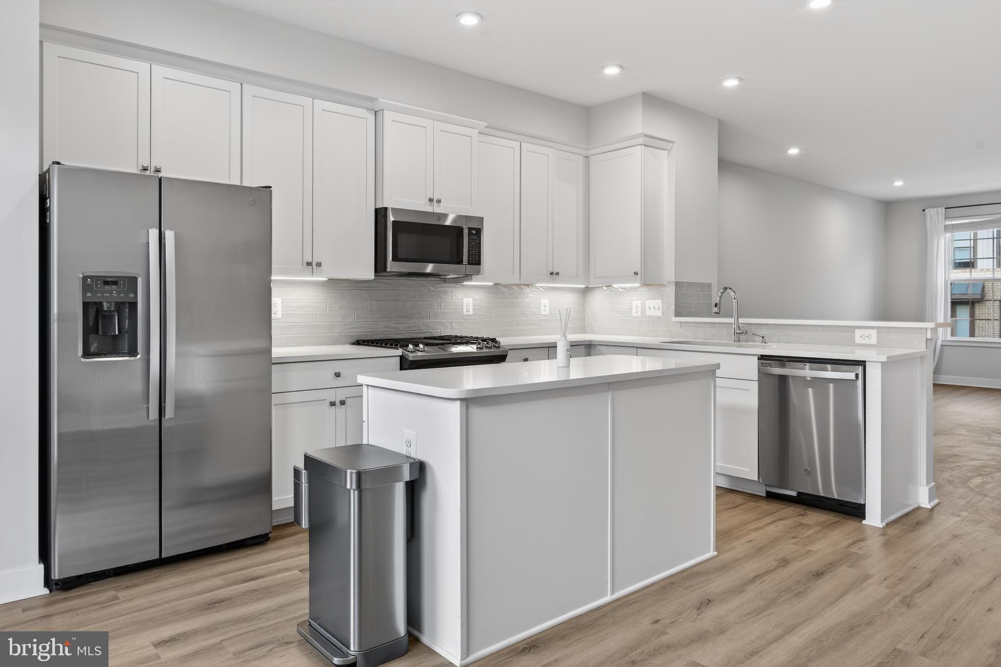 FOSTER'S GLEN - Residential Lease