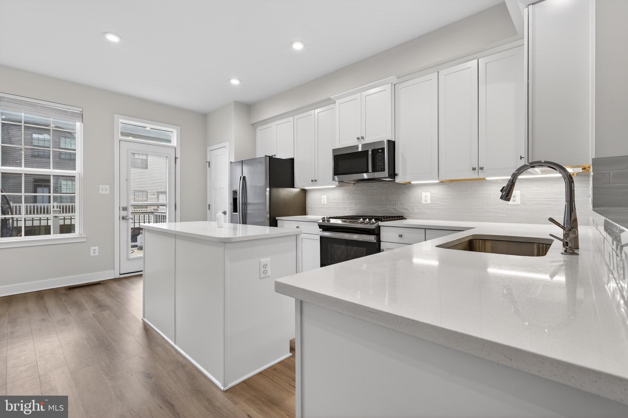 FOSTER'S GLEN - Residential Lease