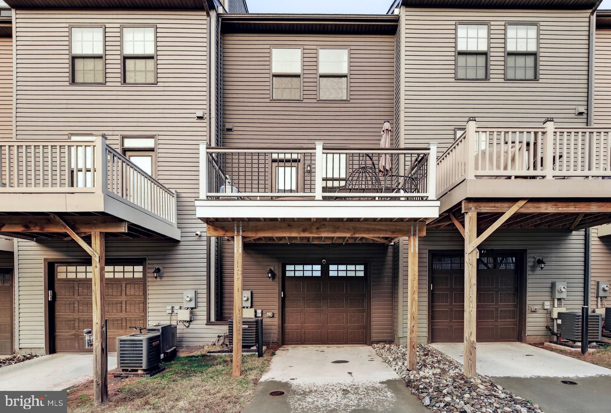 FOSTER'S GLEN - Residential Lease