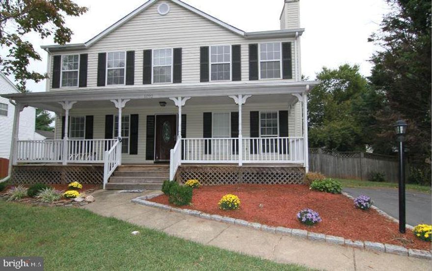 BEAUTIFULL 3 FINISH LEVEL SINGLE FAMILY. 5 BED AND 4.5 BATH, OWNER OCCUPIED AND OWNER GETTING $2000 RENT FROM OTHER UNITS. GRANITE COUNTER TOP, STAINLESS STEEL APPLIENCES. 4 BED AND 2 FULL BATH UPPER LEVEL. HARDWOOD FLOOR. BIG FENCED BACK YARD AND BIG SIZE DECK. LOTS OF PARKING. GOOD NEIBORHOOD AND GOOD SCHOOL ZONE. MUST SEE!