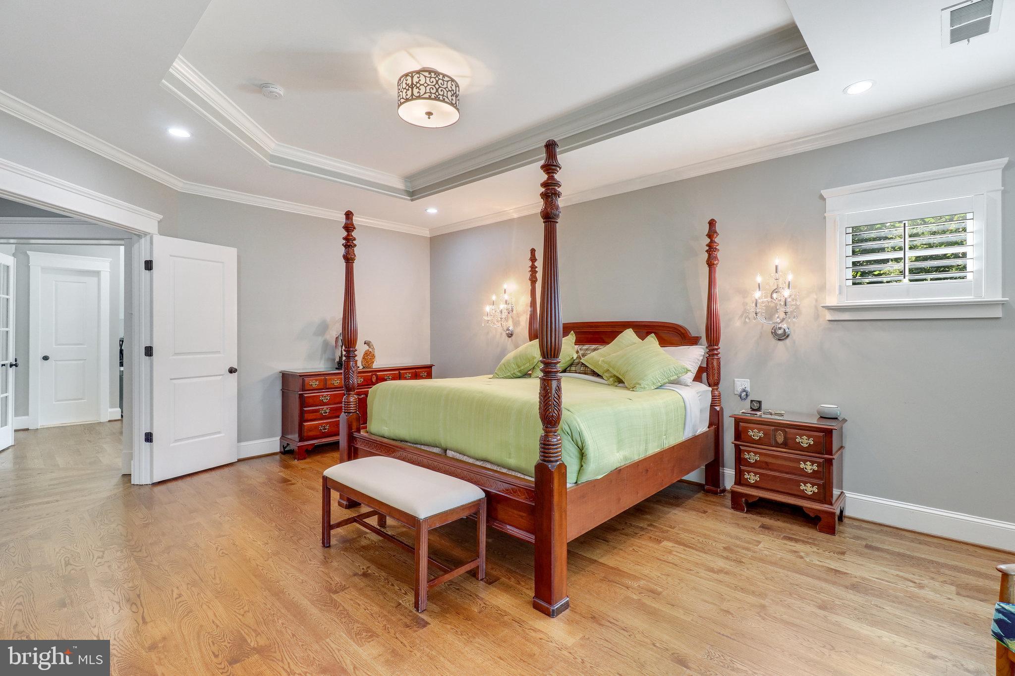 VIENNA WOODS - Residential