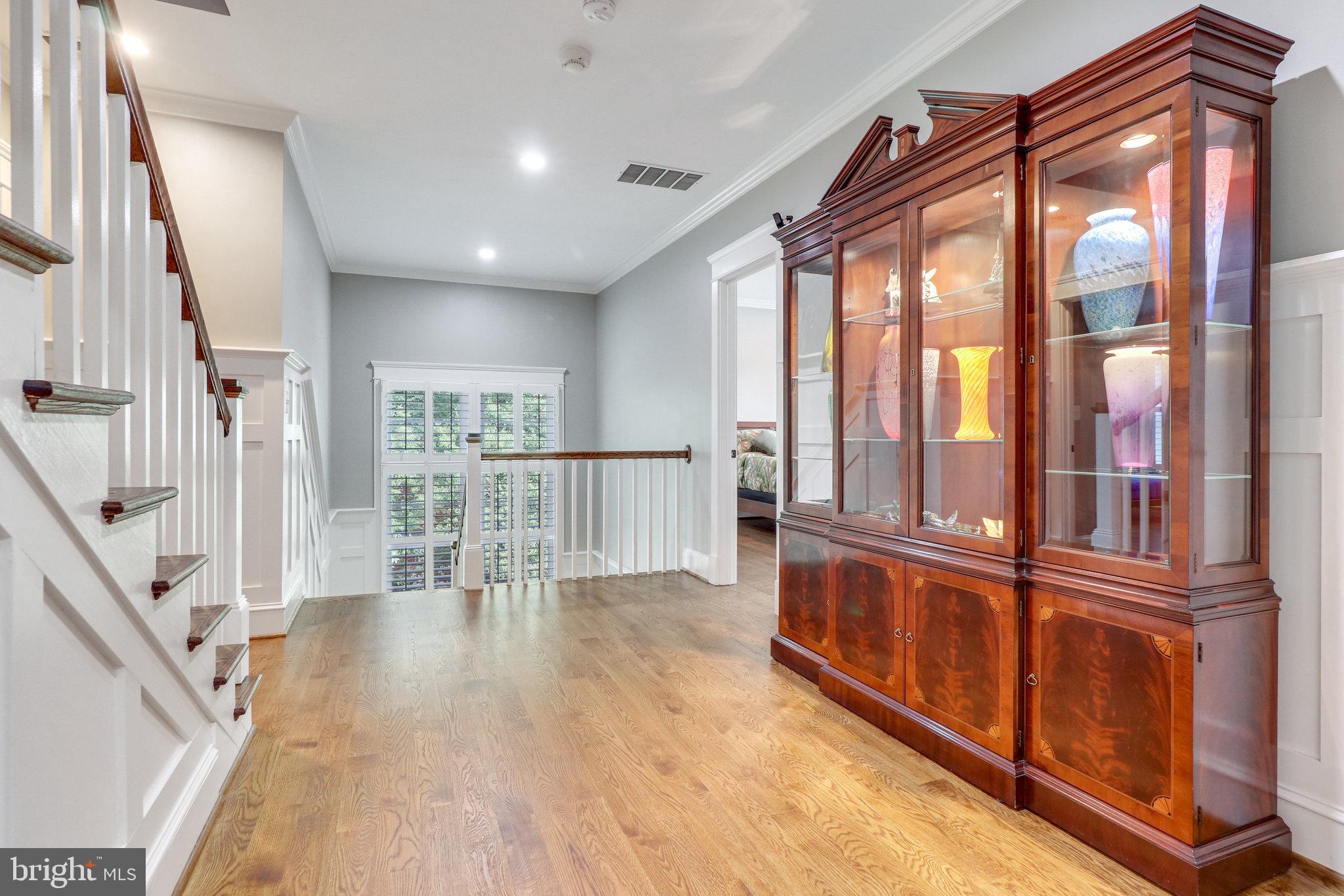 VIENNA WOODS - Residential