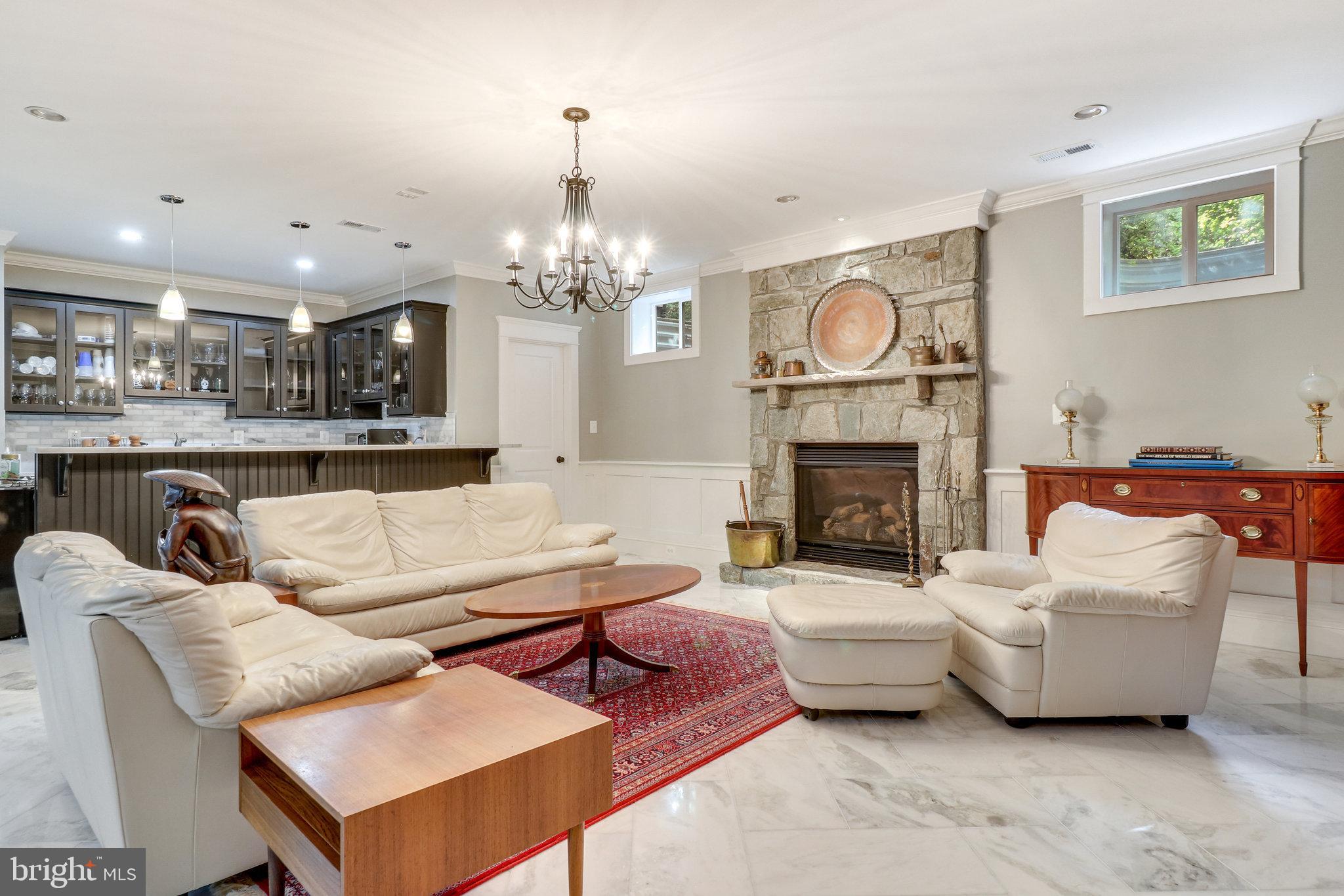 VIENNA WOODS - Residential