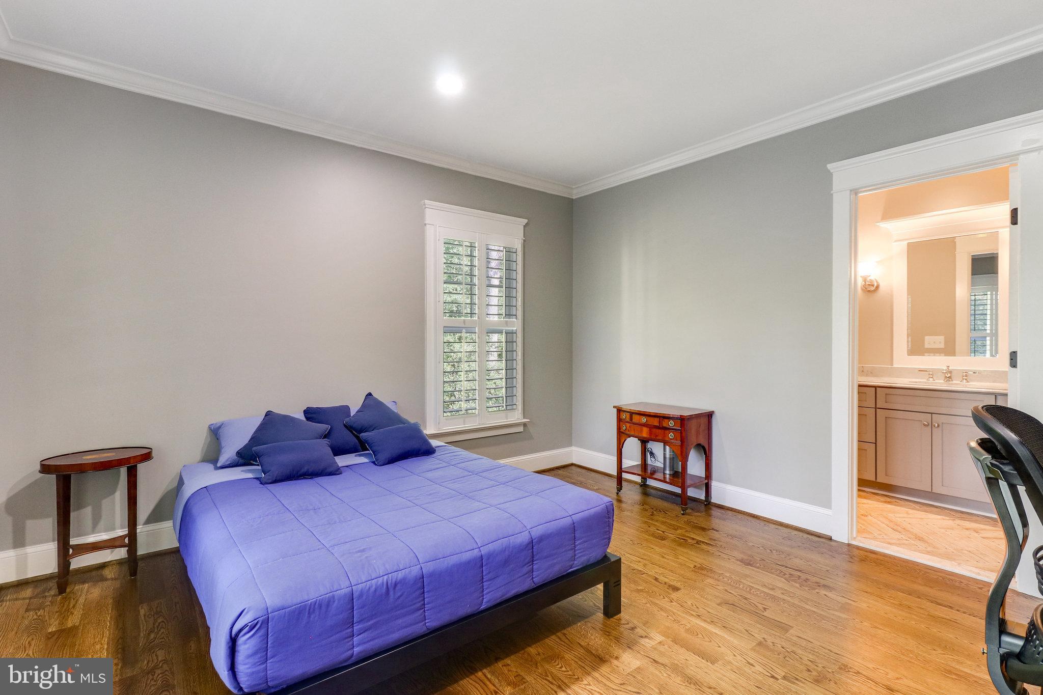 VIENNA WOODS - Residential