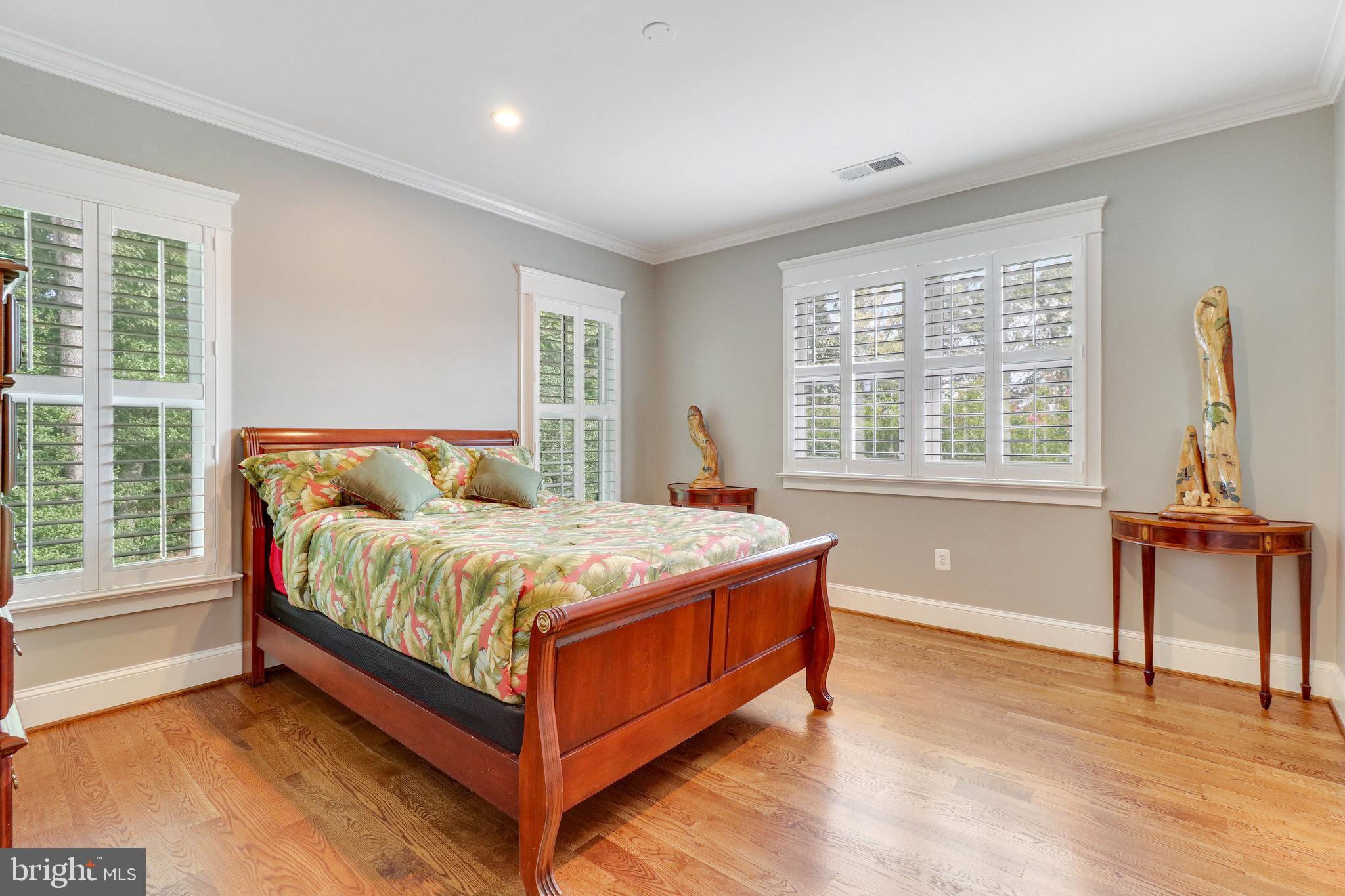 VIENNA WOODS - Residential