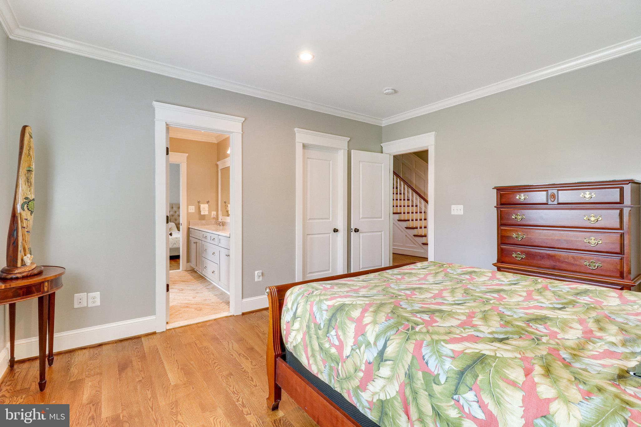 VIENNA WOODS - Residential