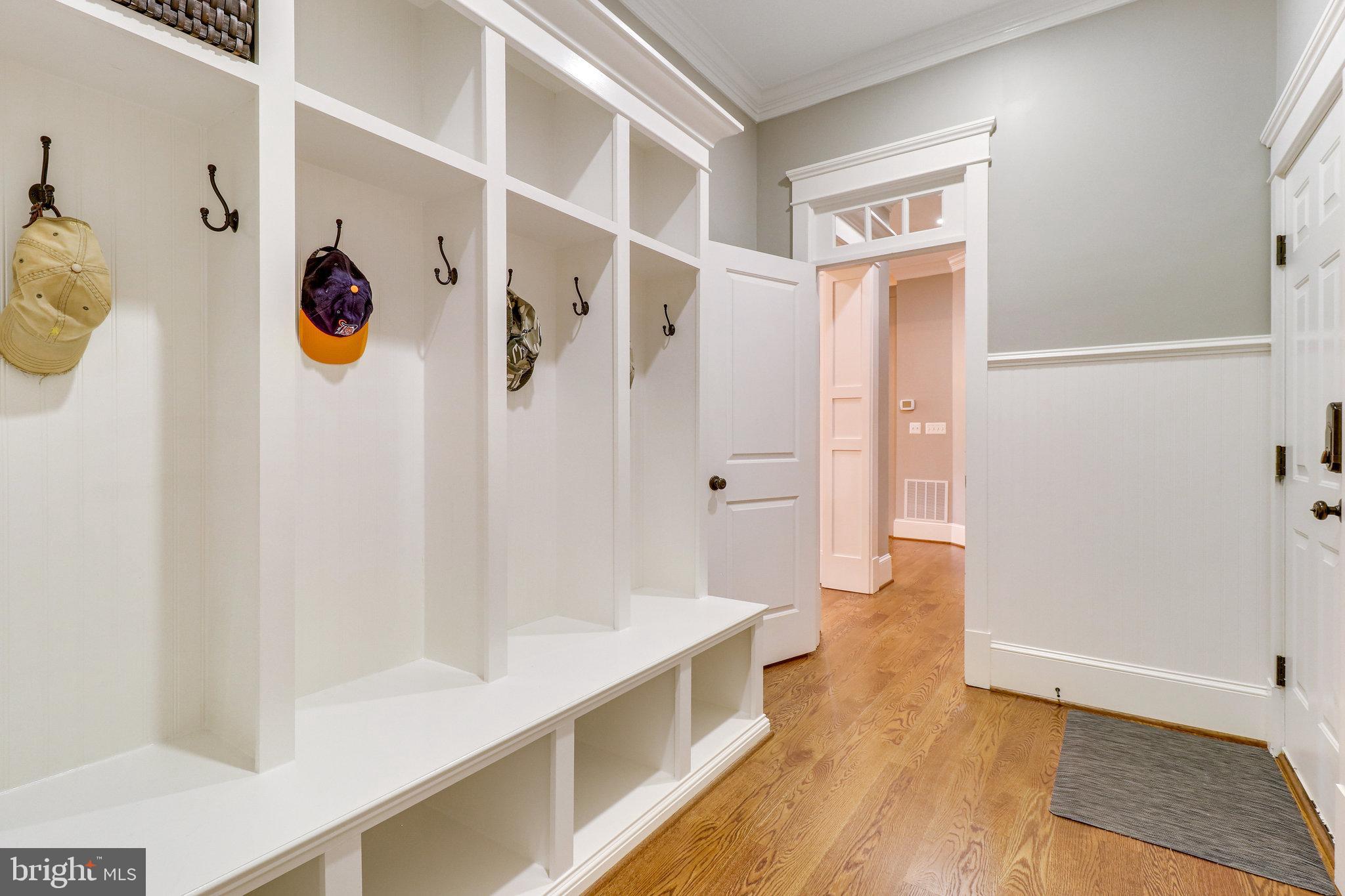 VIENNA WOODS - Residential