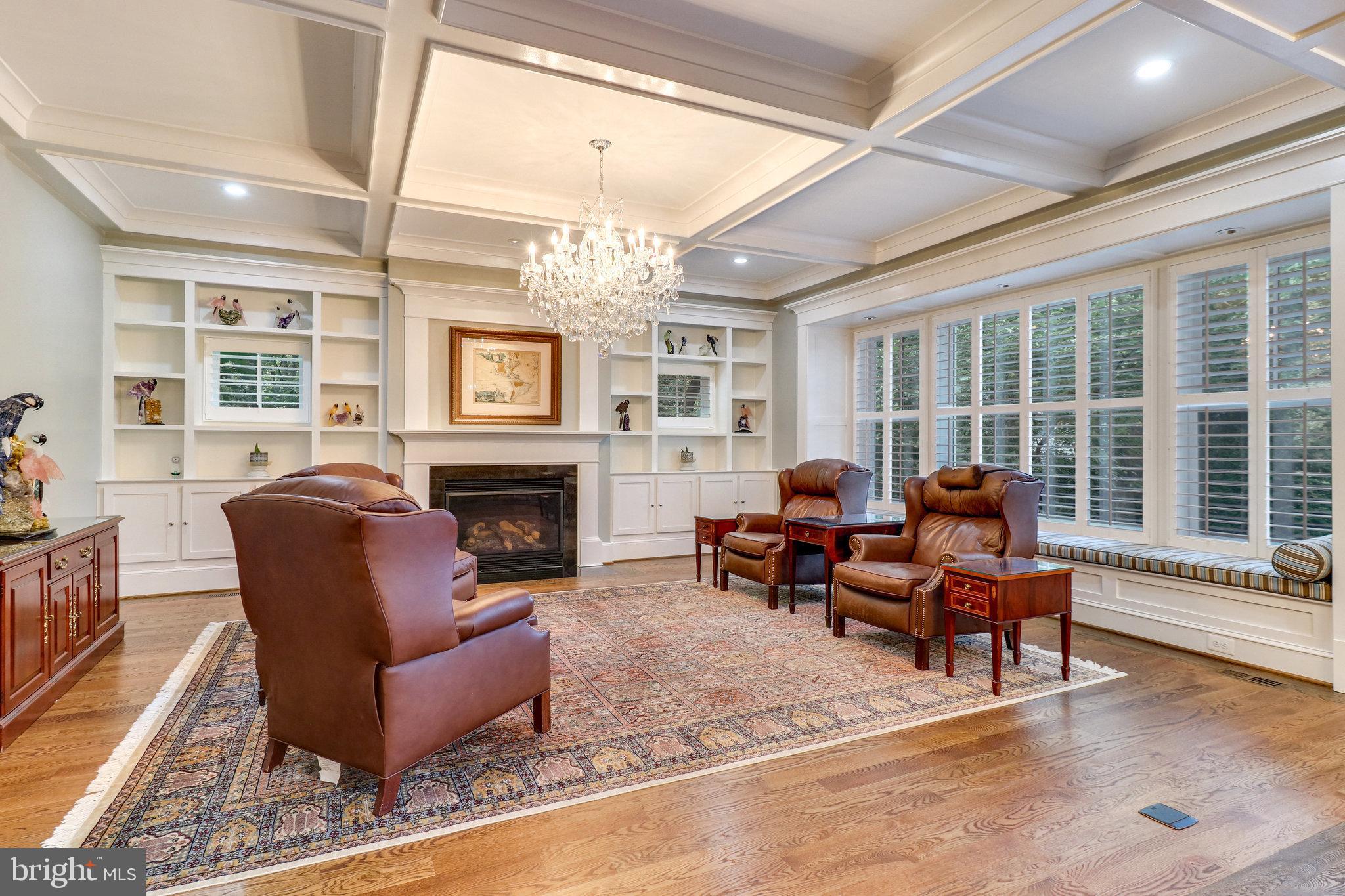 VIENNA WOODS - Residential