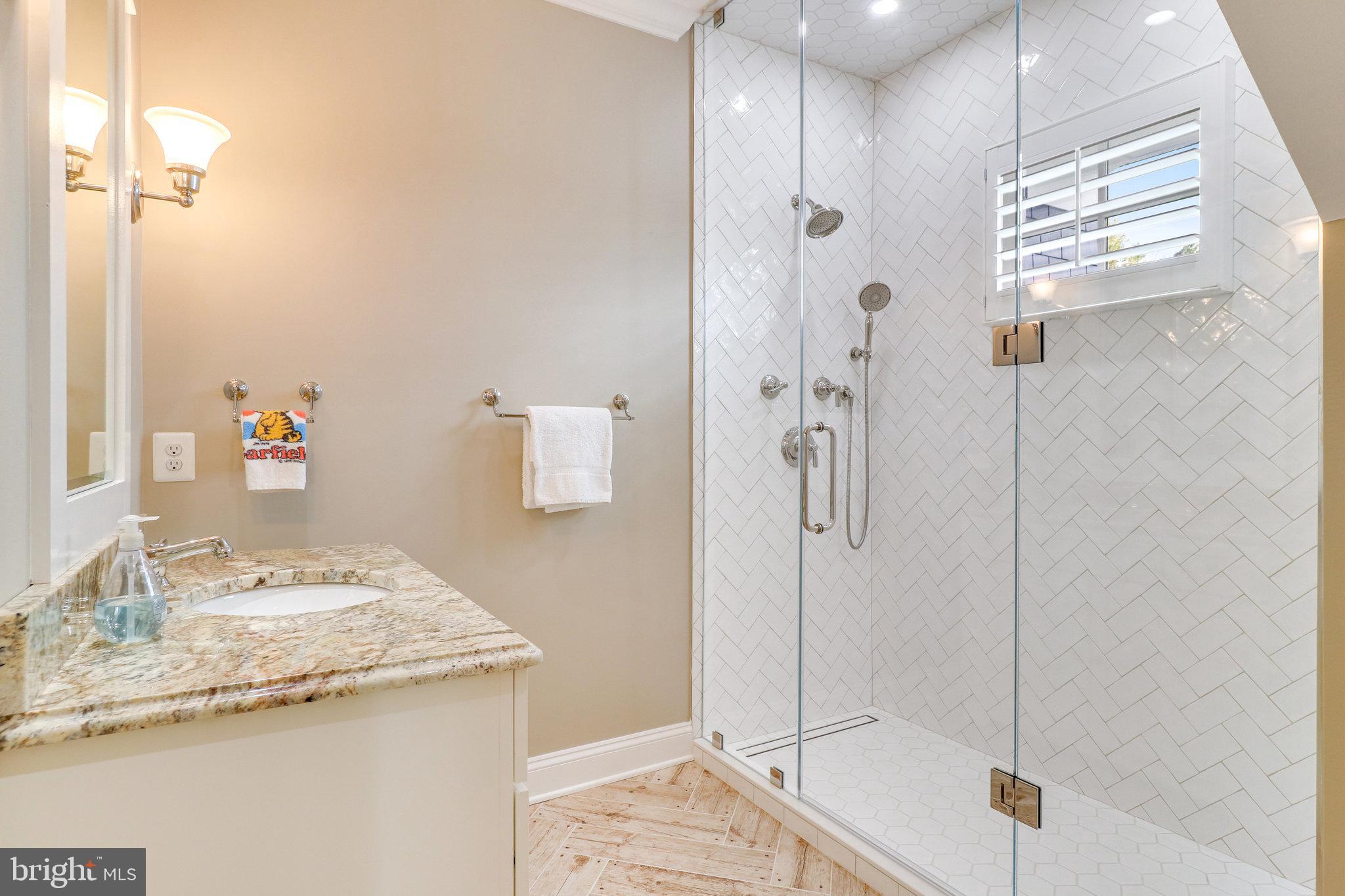 VIENNA WOODS - Residential