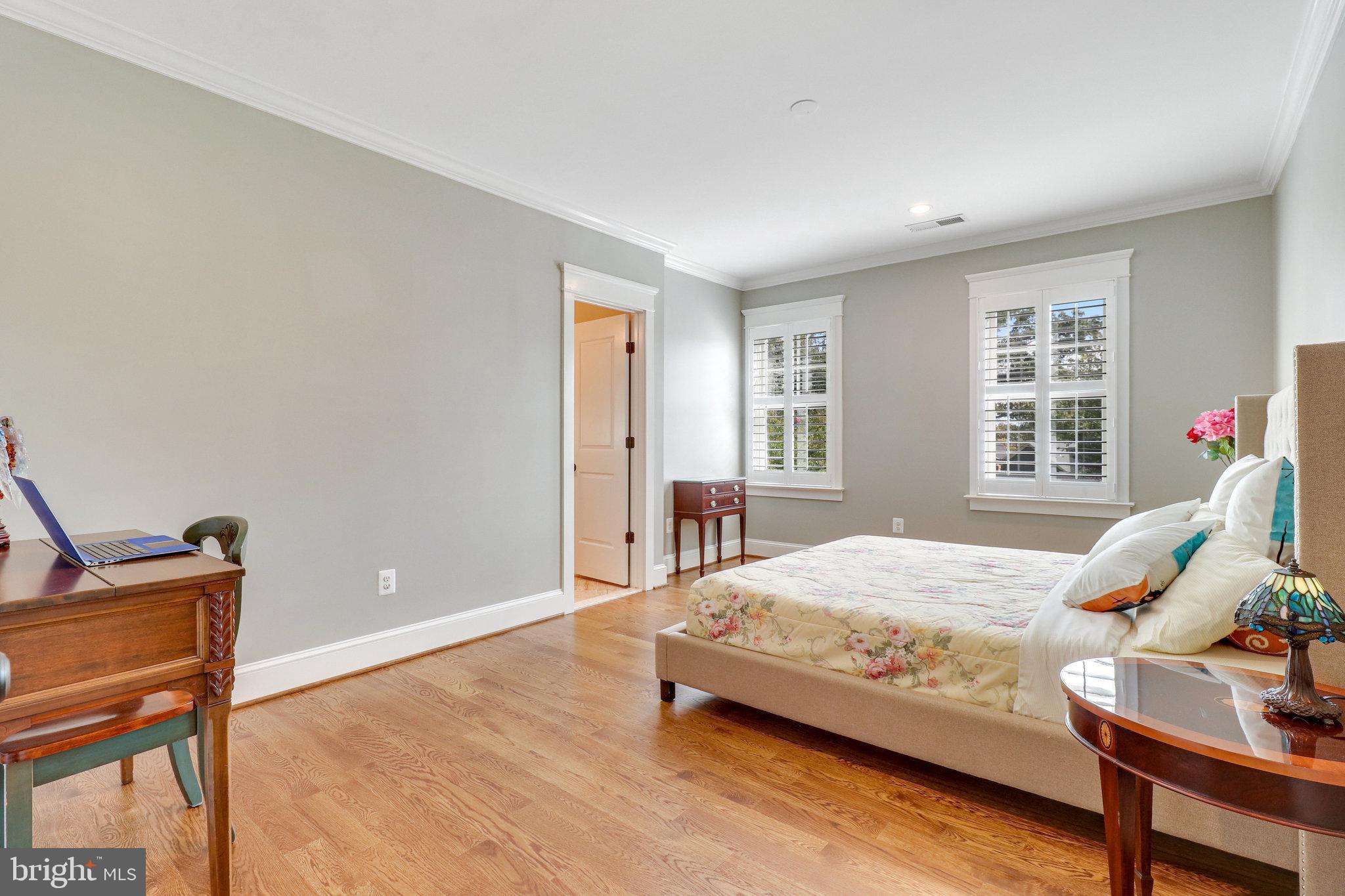 VIENNA WOODS - Residential