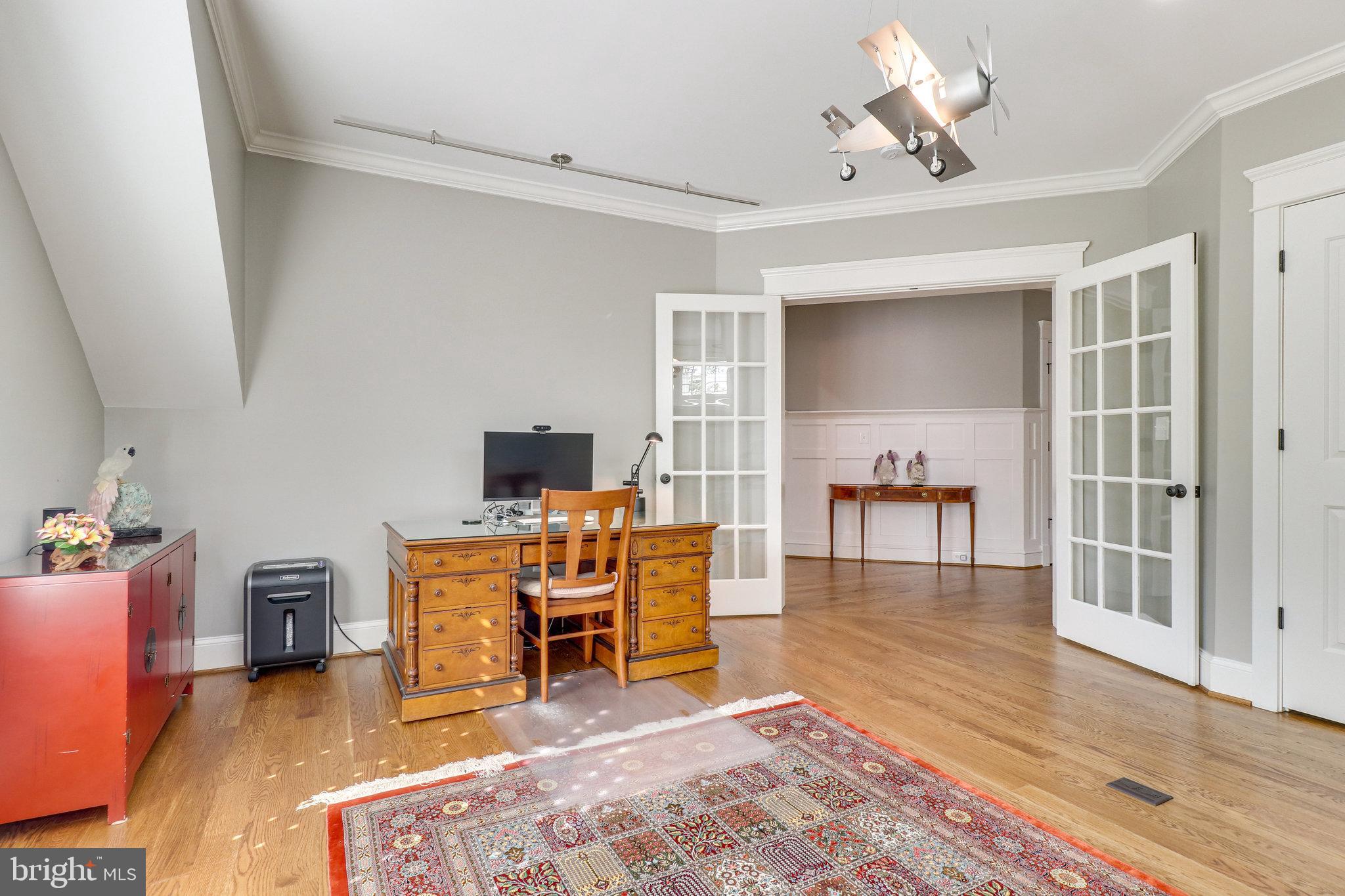 VIENNA WOODS - Residential