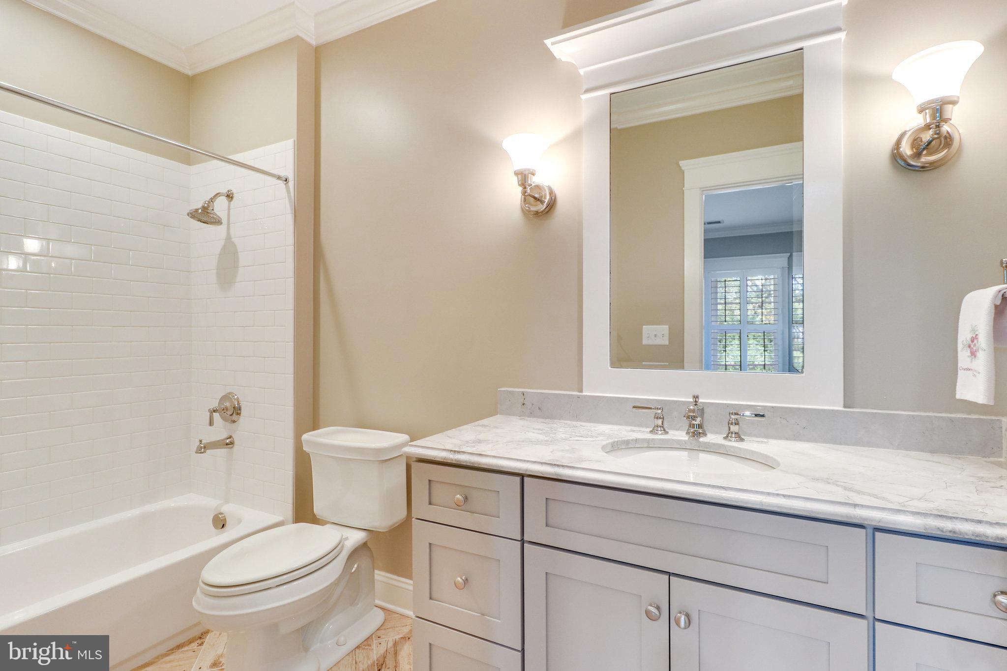 VIENNA WOODS - Residential