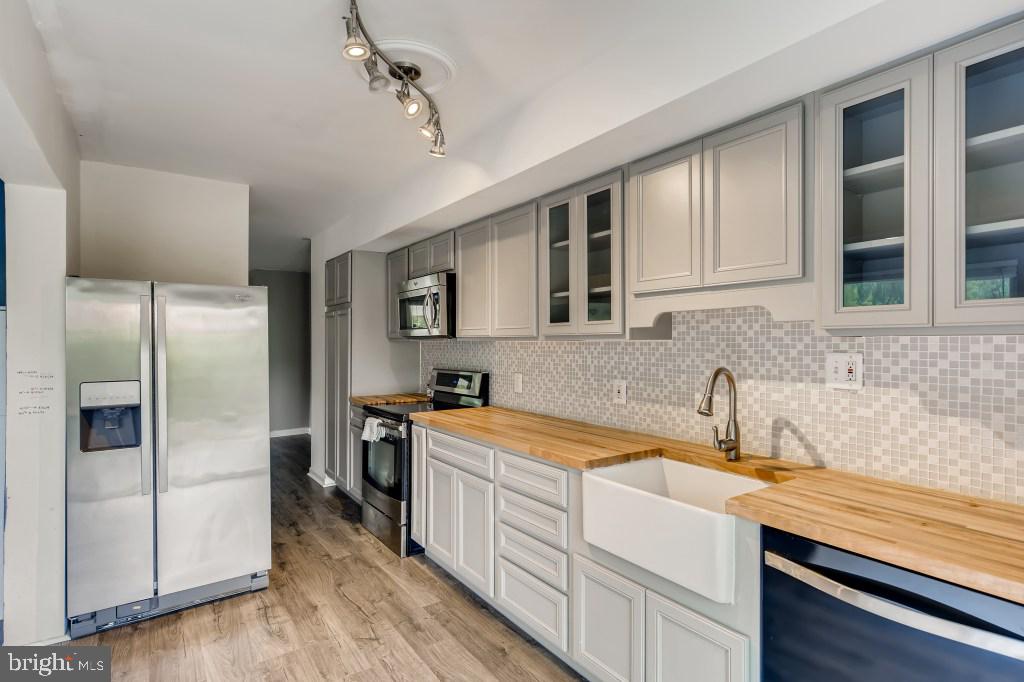 OAKLEIGH - Residential