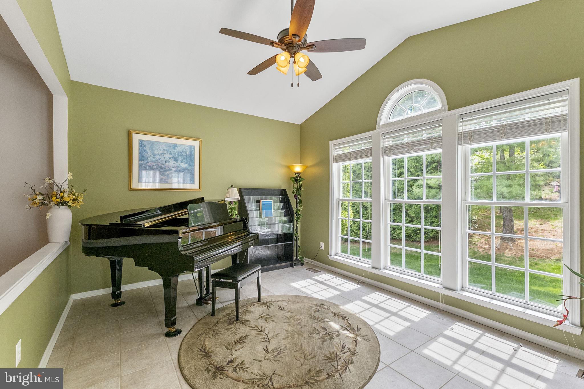 HEARTHSTONE AT VILLAGE CREST CONDOMINIUMS - Residential