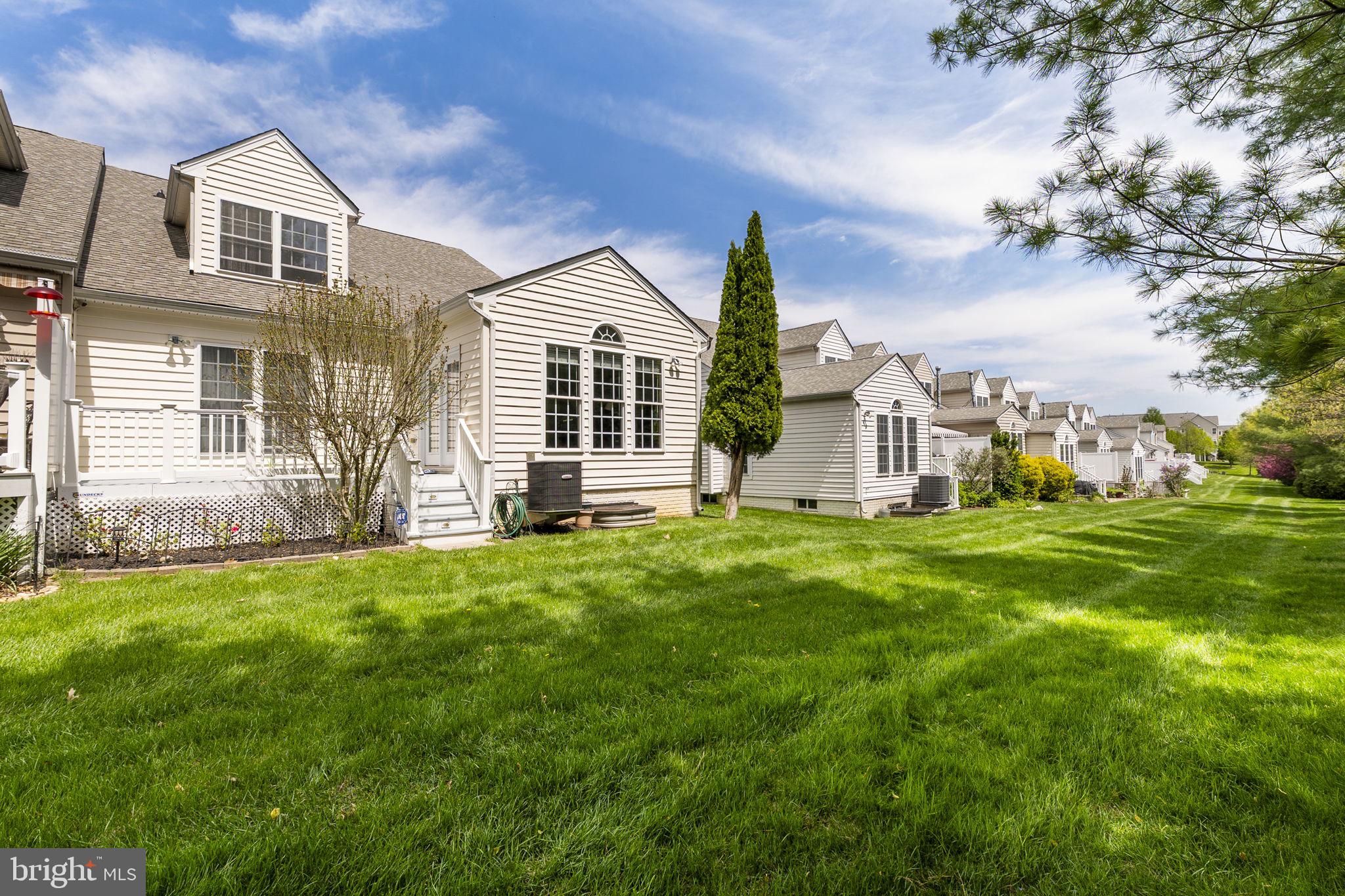 HEARTHSTONE AT VILLAGE CREST CONDOMINIUMS - Residential