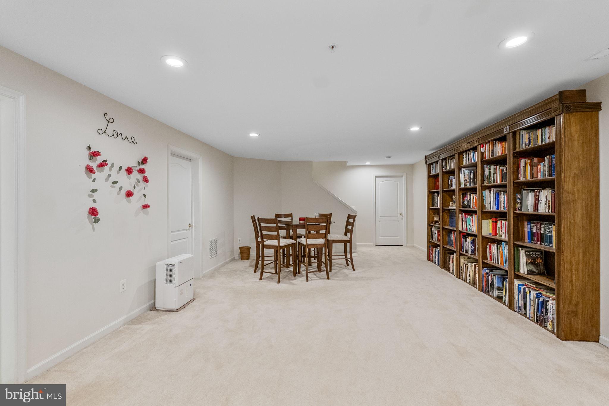 HEARTHSTONE AT VILLAGE CREST CONDOMINIUMS - Residential