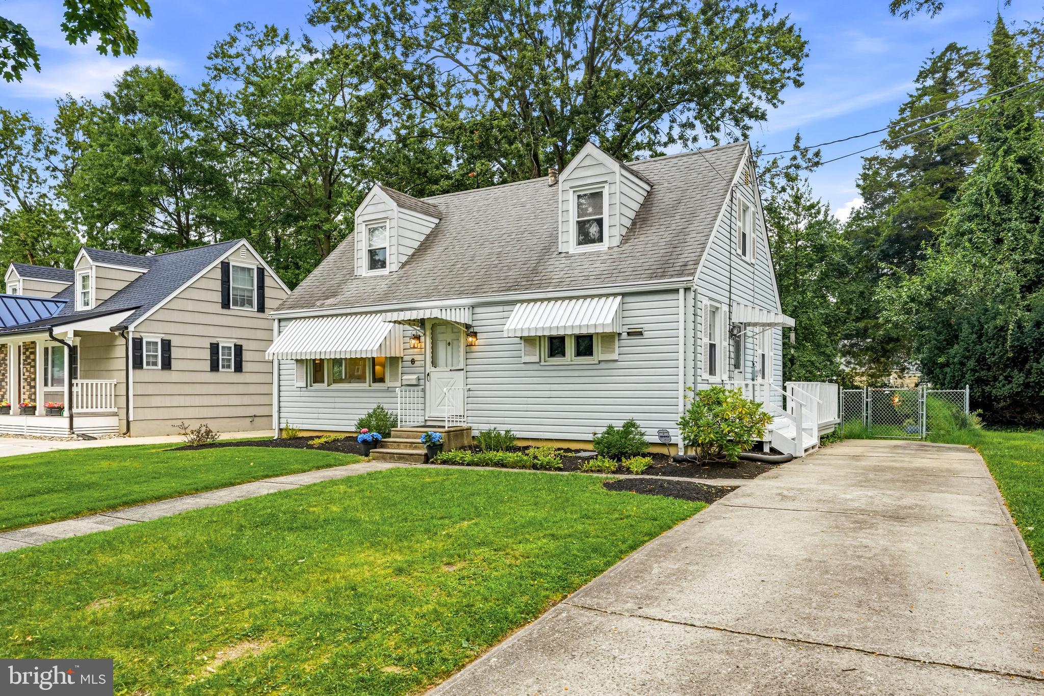 6 WHITMAN AVENUE