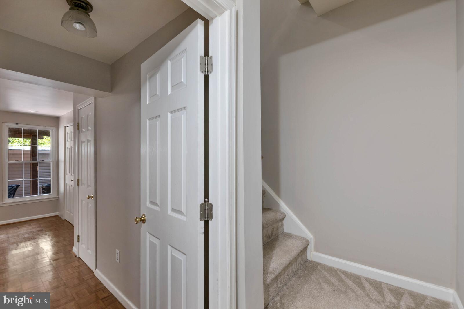 OLD GABLE SQUARE - Residential