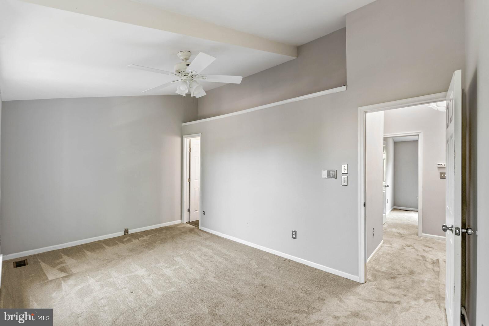 OLD GABLE SQUARE - Residential