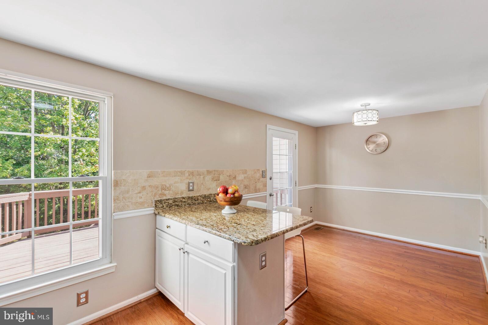 OLD GABLE SQUARE - Residential