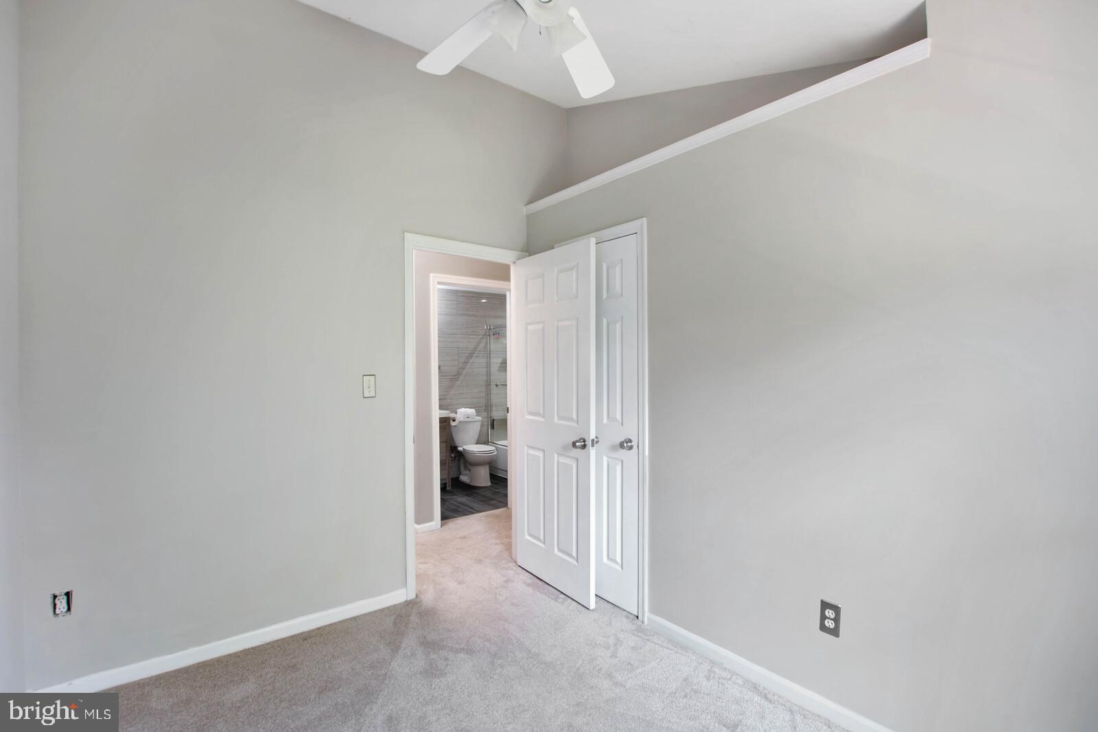 OLD GABLE SQUARE - Residential