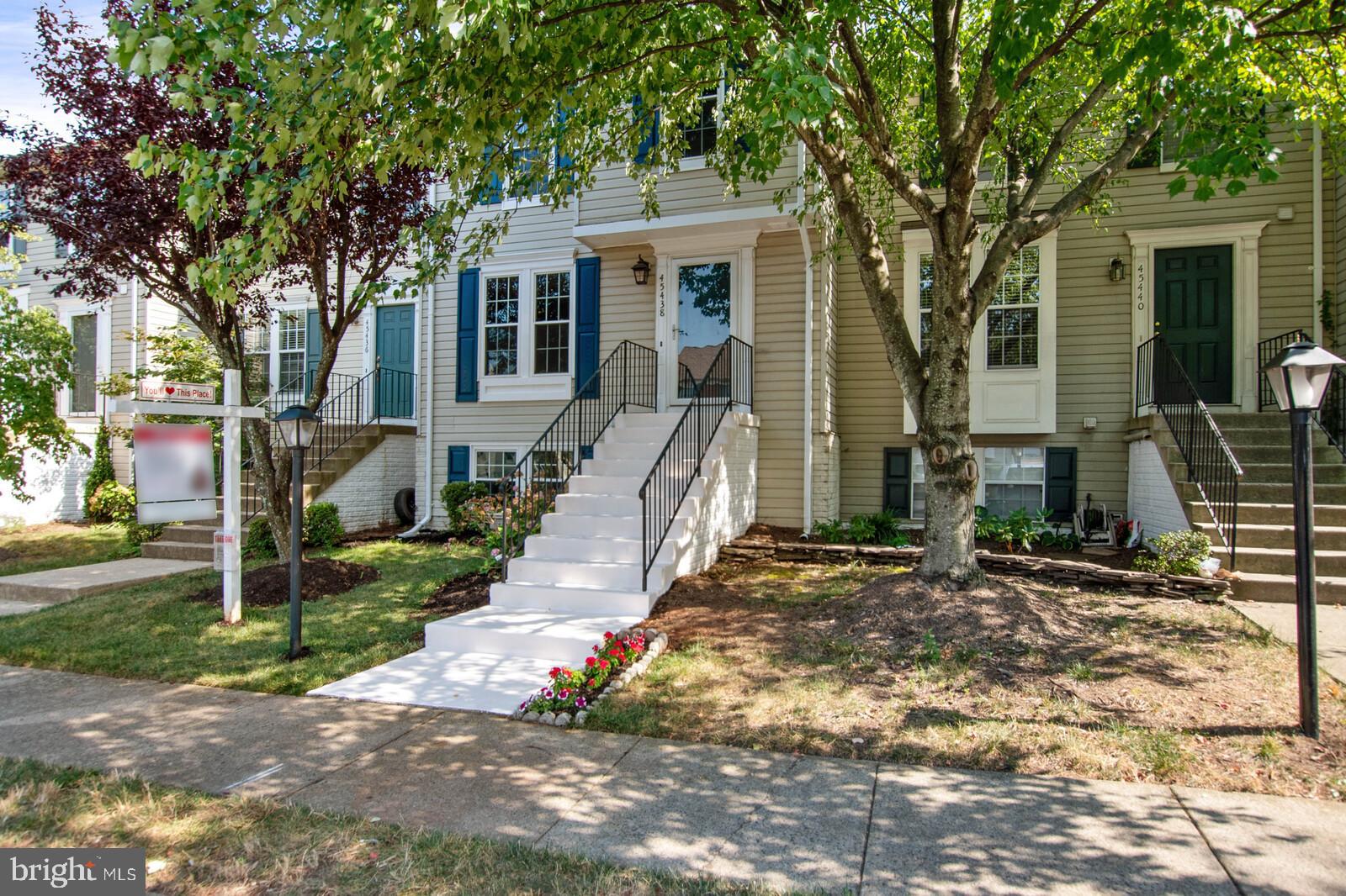 OLD GABLE SQUARE - Residential