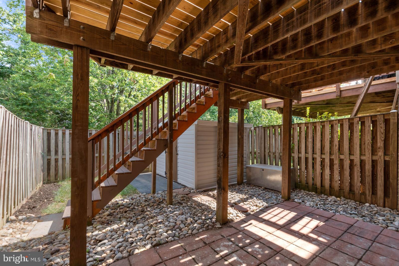 OLD GABLE SQUARE - Residential