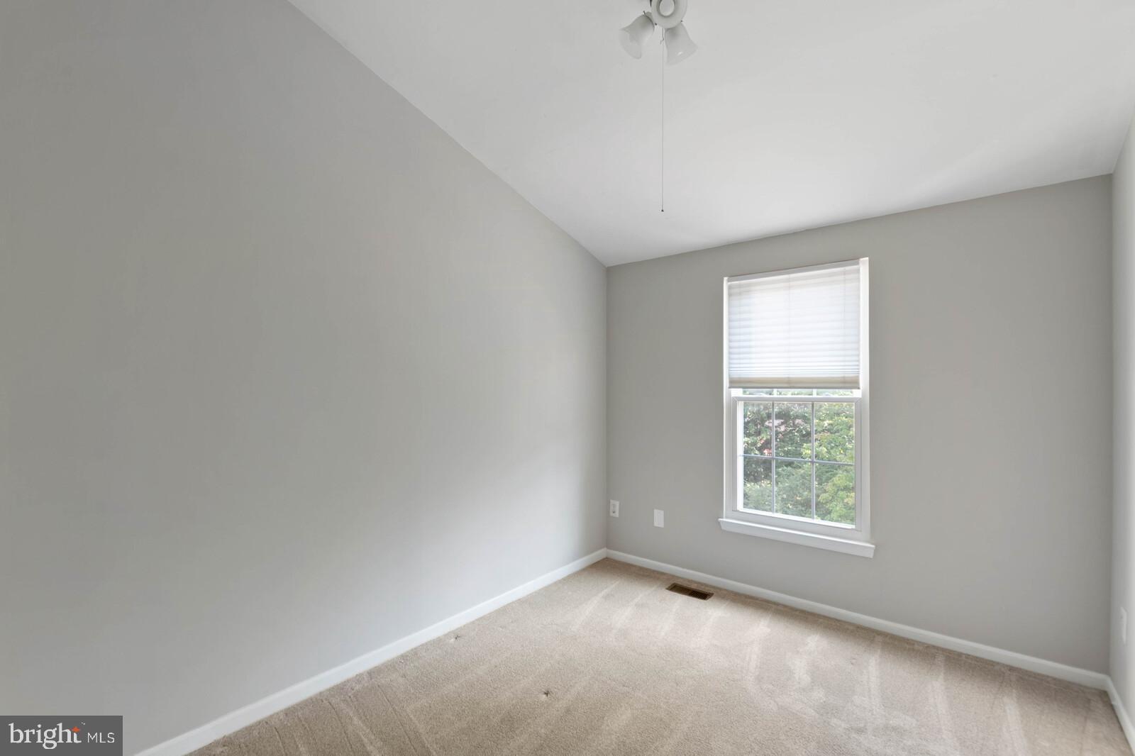 OLD GABLE SQUARE - Residential