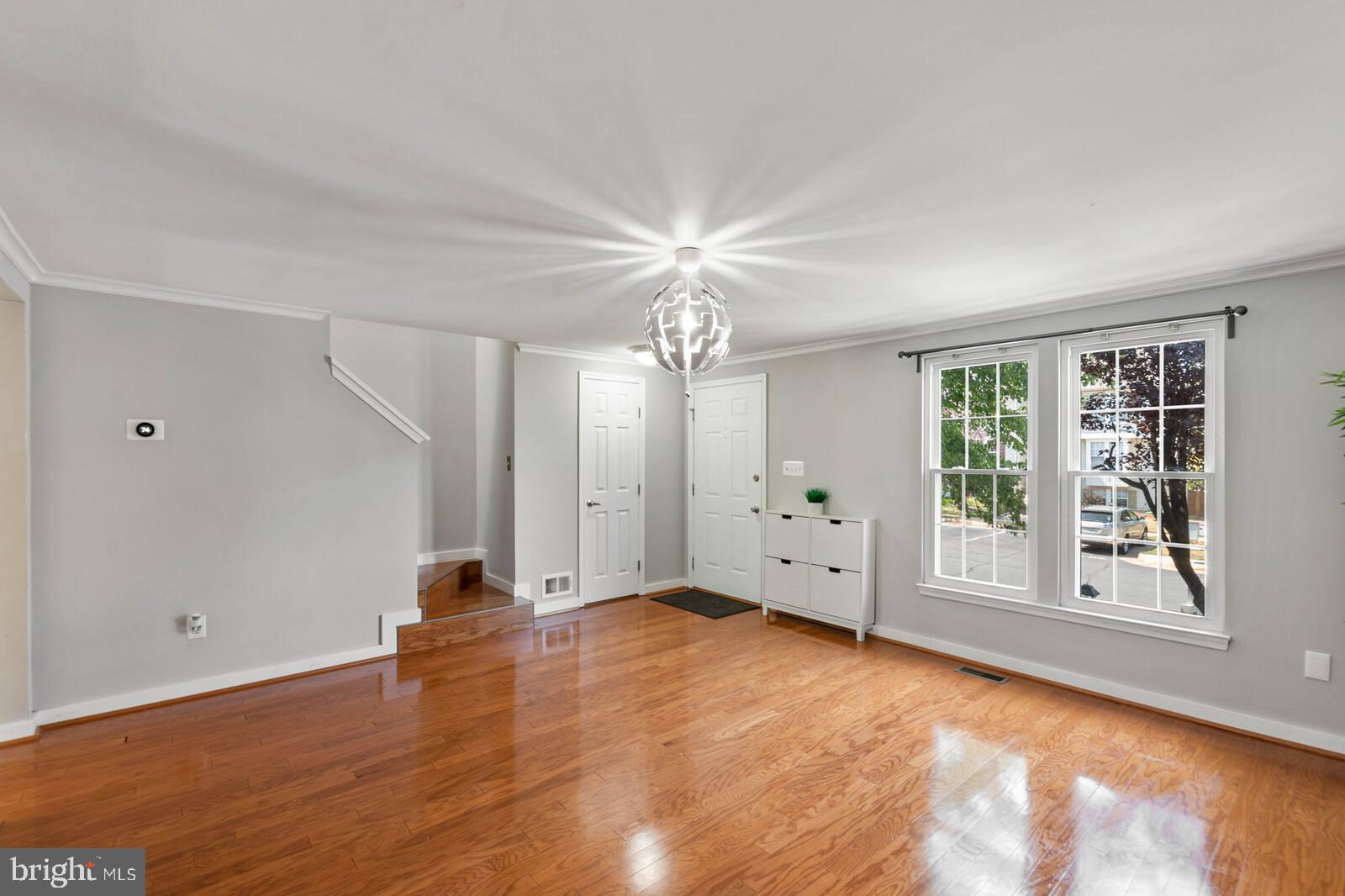 OLD GABLE SQUARE - Residential