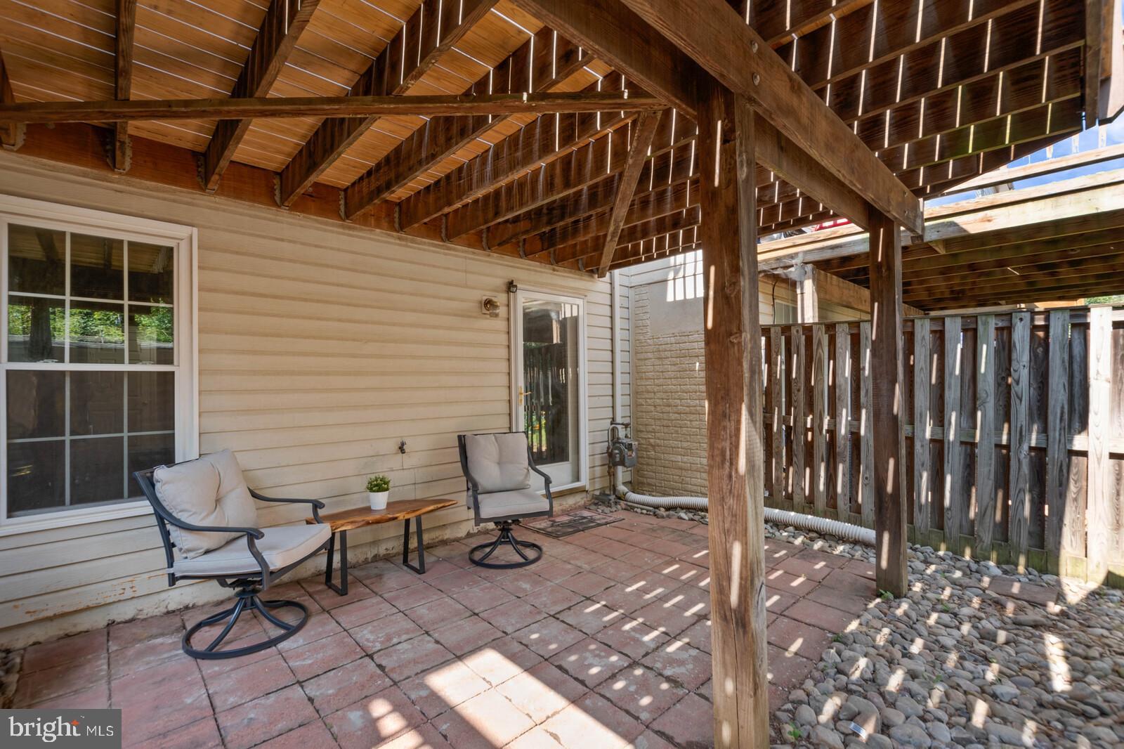 OLD GABLE SQUARE - Residential