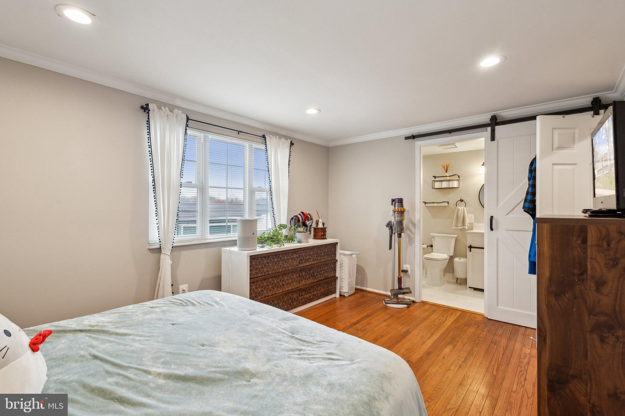 NEWINGTON FOREST - Residential